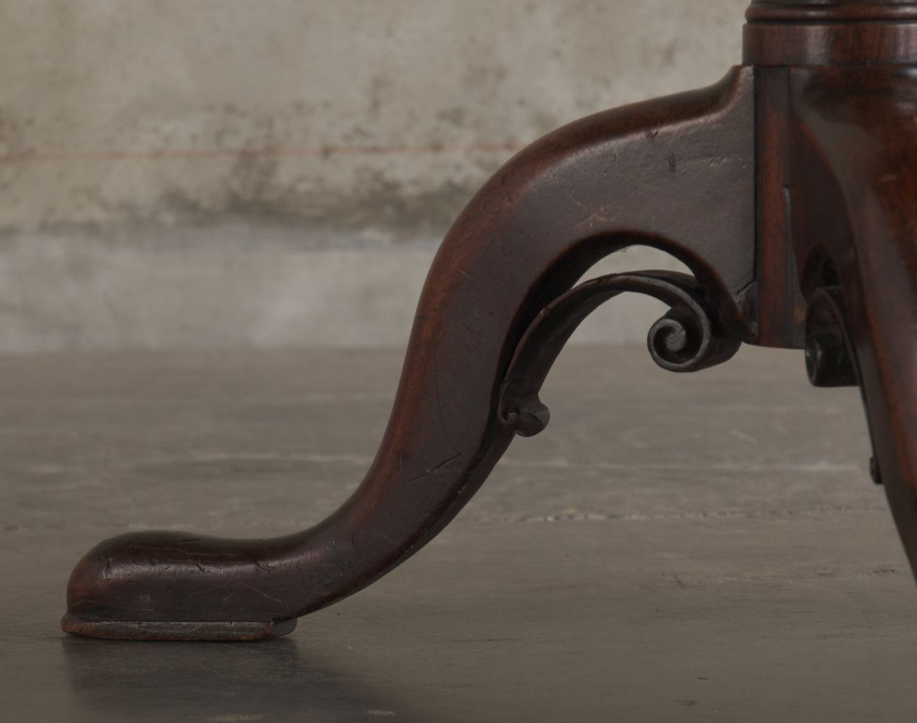 George II mahogany wine table, mid 18th century