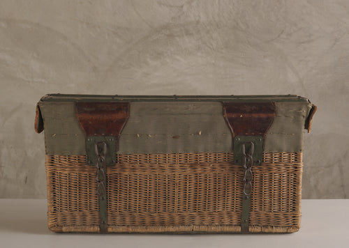 ENGLISH WICKER SPORTS CLUB TRAVELING BASKET