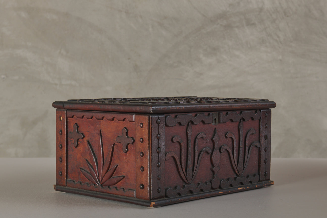 FOLK ART KEEPSAKE BOX MADE FOR 'ADDIE BEAR' c1890