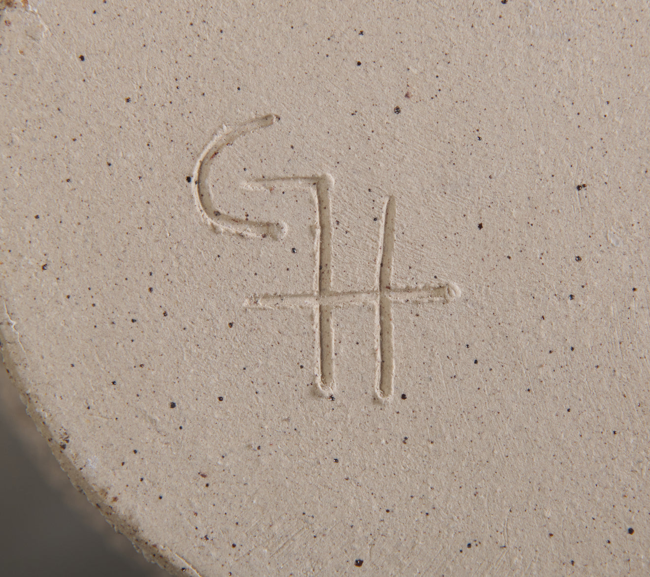 GENARO BARBA HOEPFNER STONEWARE WITH PORCELAIN SLIP AND GLAZED INTERIOR