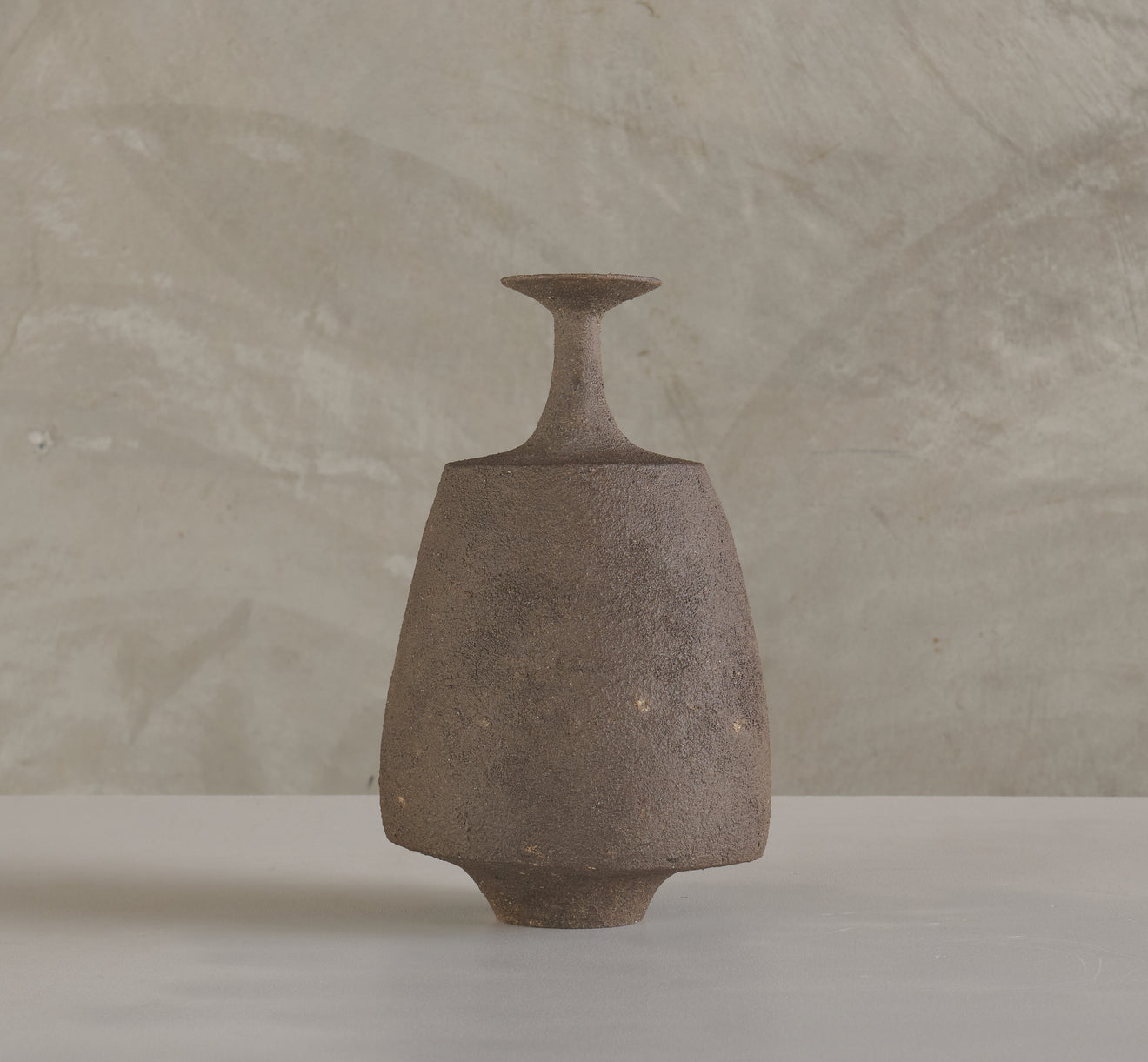 GENARO BARBA HOEPFNER STONEWARE WITH PORCELAIN SLIP AND GLAZED INTERIOR
