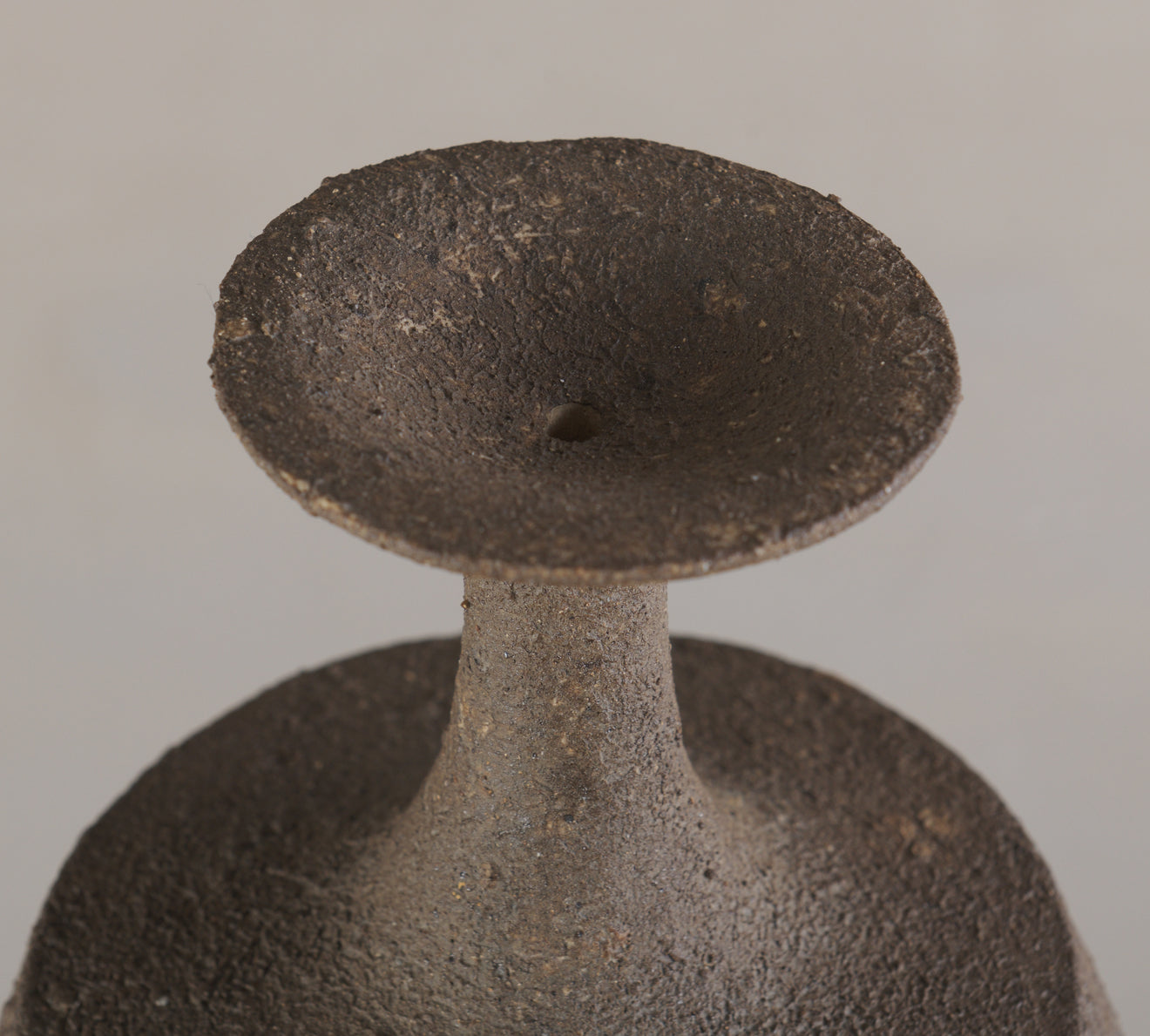GENARO BARBA HOEPFNER STONEWARE WITH PORCELAIN SLIP AND GLAZED INTERIOR