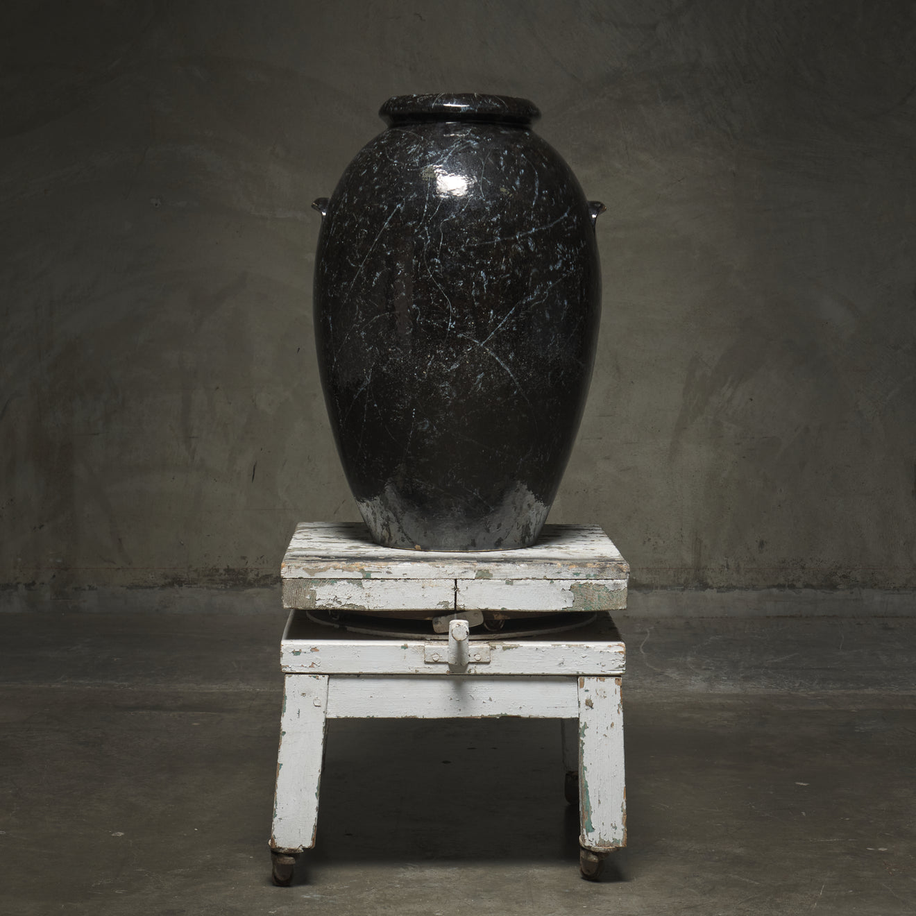 GLAZED URN STONEWARE, C 1930