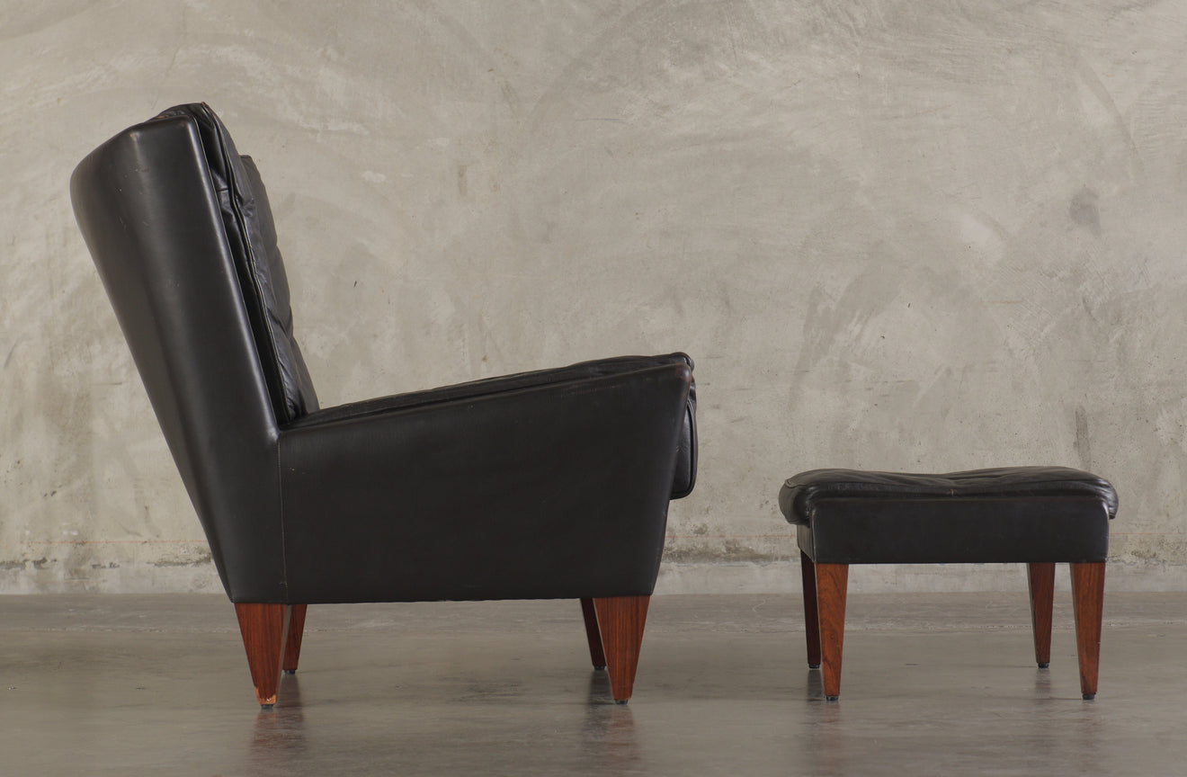 ILLUM WIKKELSO (1919-1999) PYRAMID LOUNGE CHAIR, MODEL V11 AND OTTOMAN