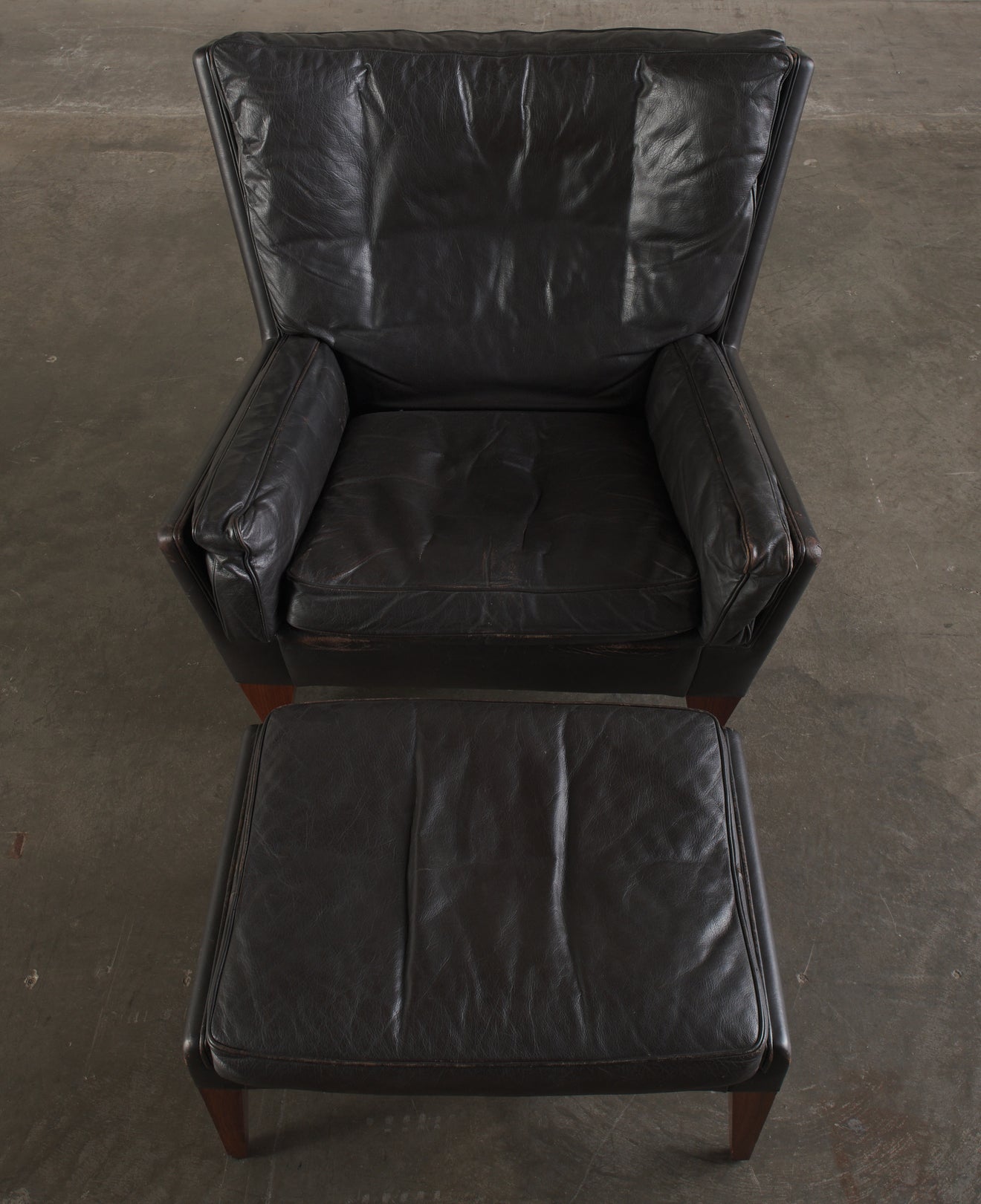 ILLUM WIKKELSO (1919-1999) PYRAMID LOUNGE CHAIR, MODEL V11 AND OTTOMAN