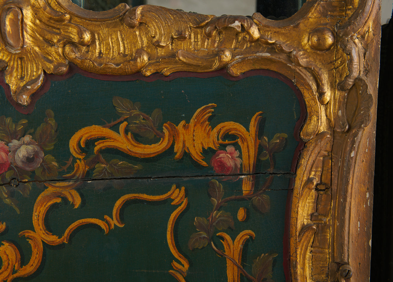 ITALIAN CARVED AND GILDED SEDAN CHAIR WITH ORIGINAL INTERIOR AND GLASS