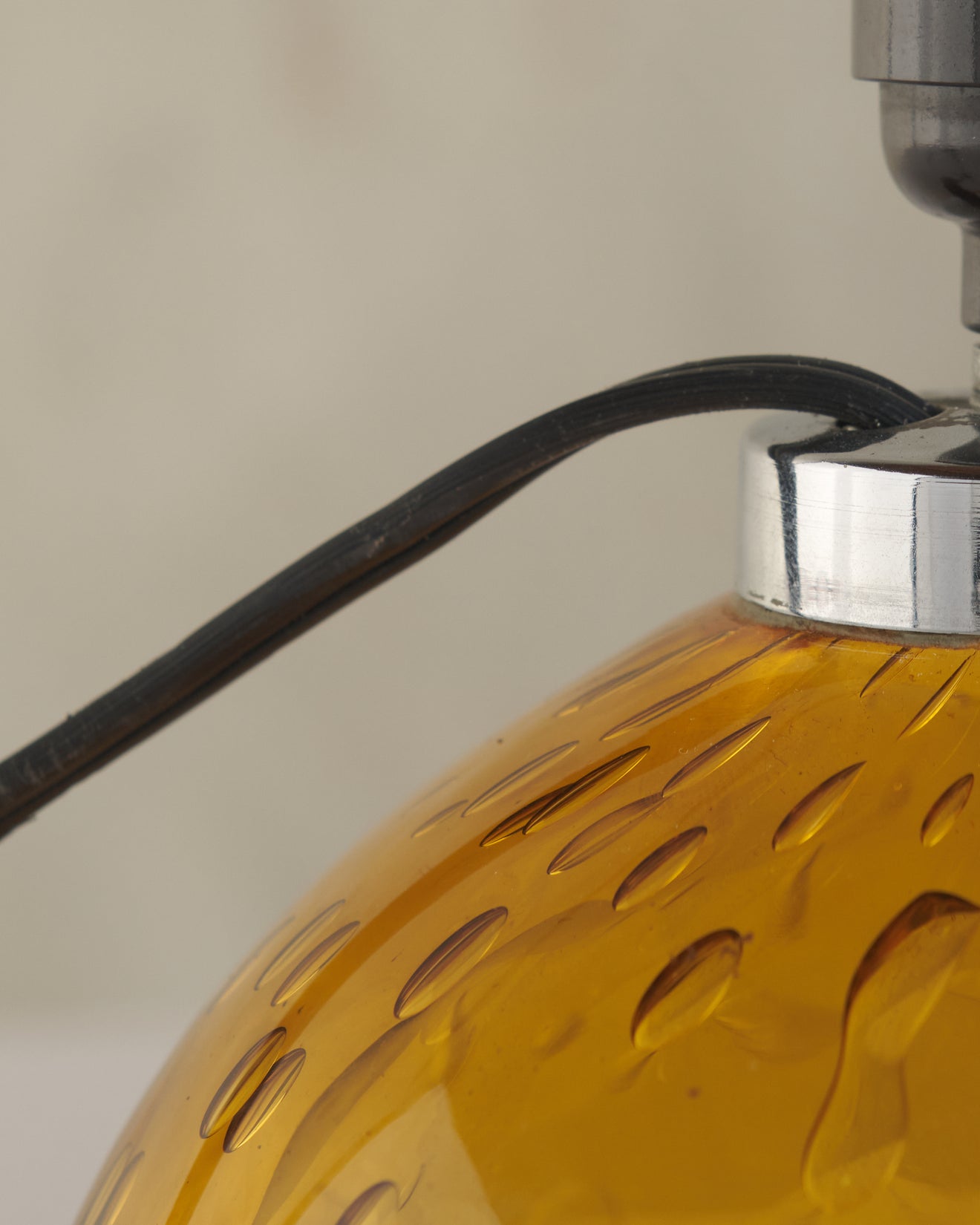 ITALIAN GLASS BOUDOIR TABLE LAMP, ITALY, 1950'S