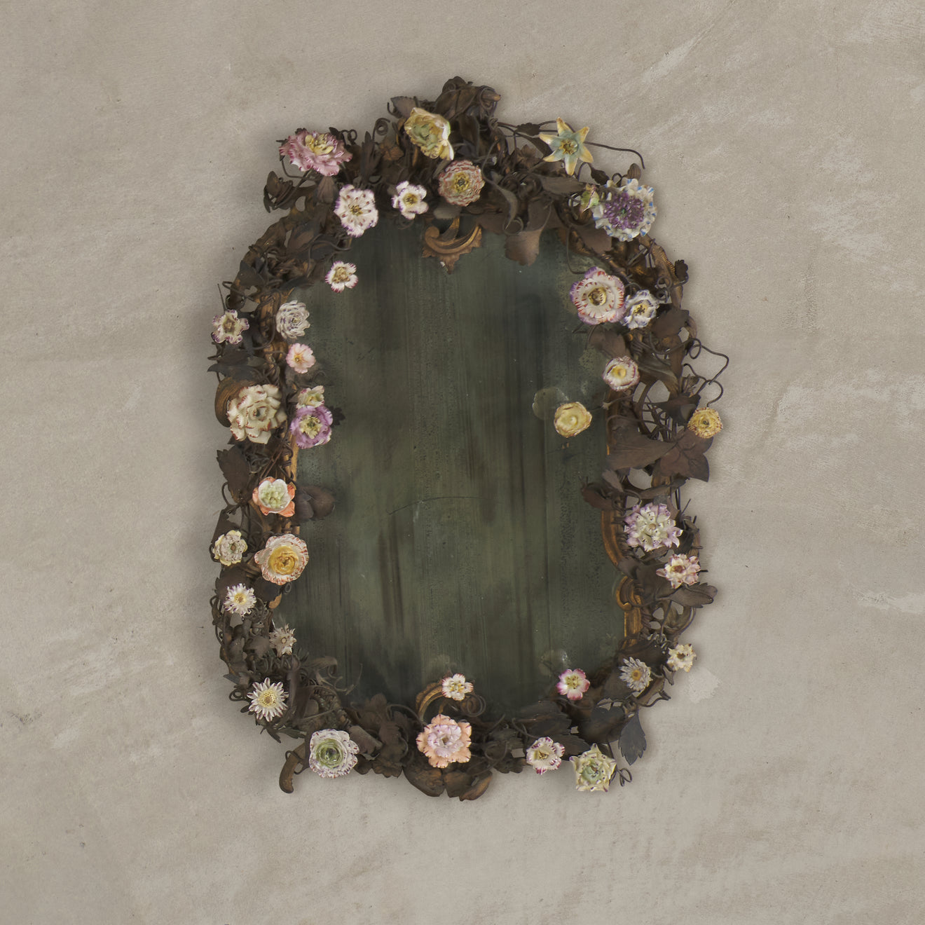 ITALIAN WALL MIRROR WITH PORCELAIN FLOWERS AND ORIGINAL MIRROR, 20th C