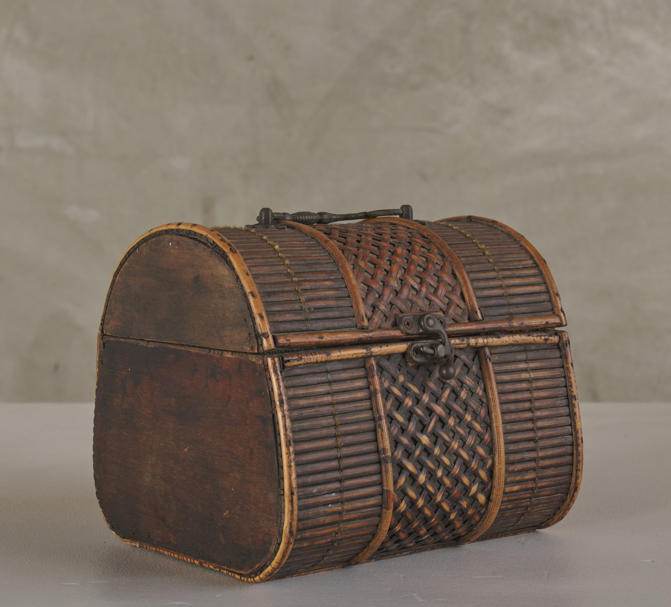JAPANESE BAMBOO CARRYING BOX, c 1905