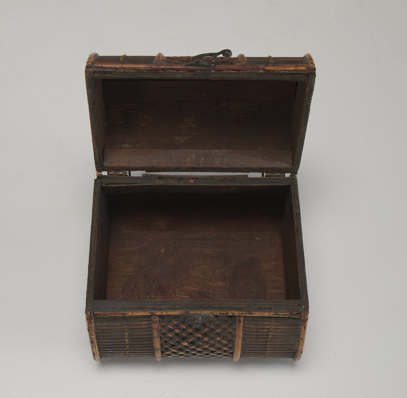 JAPANESE BAMBOO CARRYING BOX, c 1905