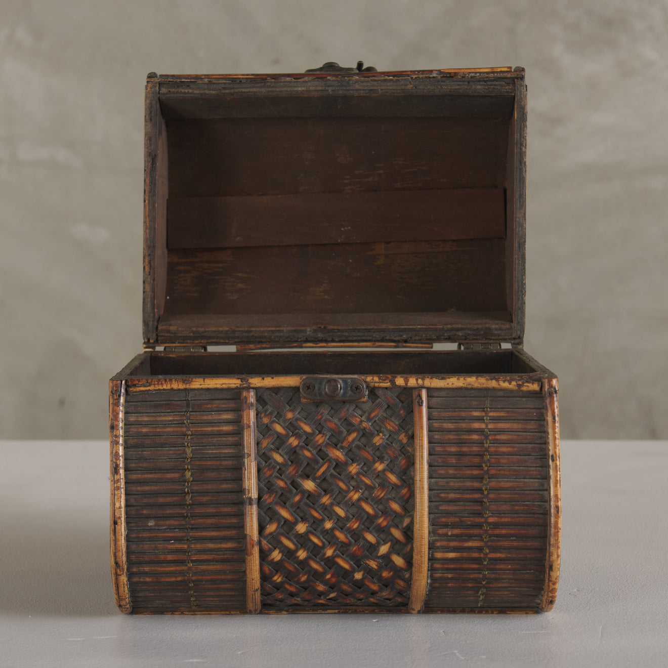 JAPANESE BAMBOO CARRYING BOX, c 1905