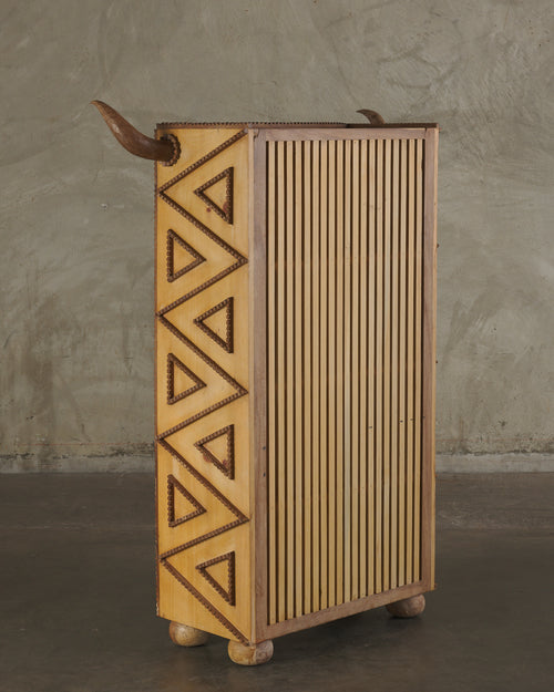 JUJUY TRASTERO CABINET BY MIKE DIAZ