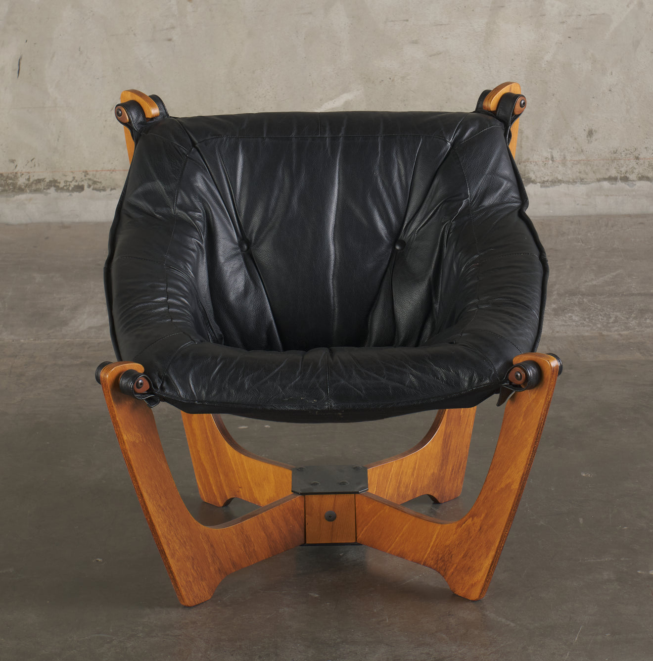 LUNA LOUNGE CHAIR DESIGNED BY ODD KNUTSEN FOR HJELLEGJERDE MOBLER