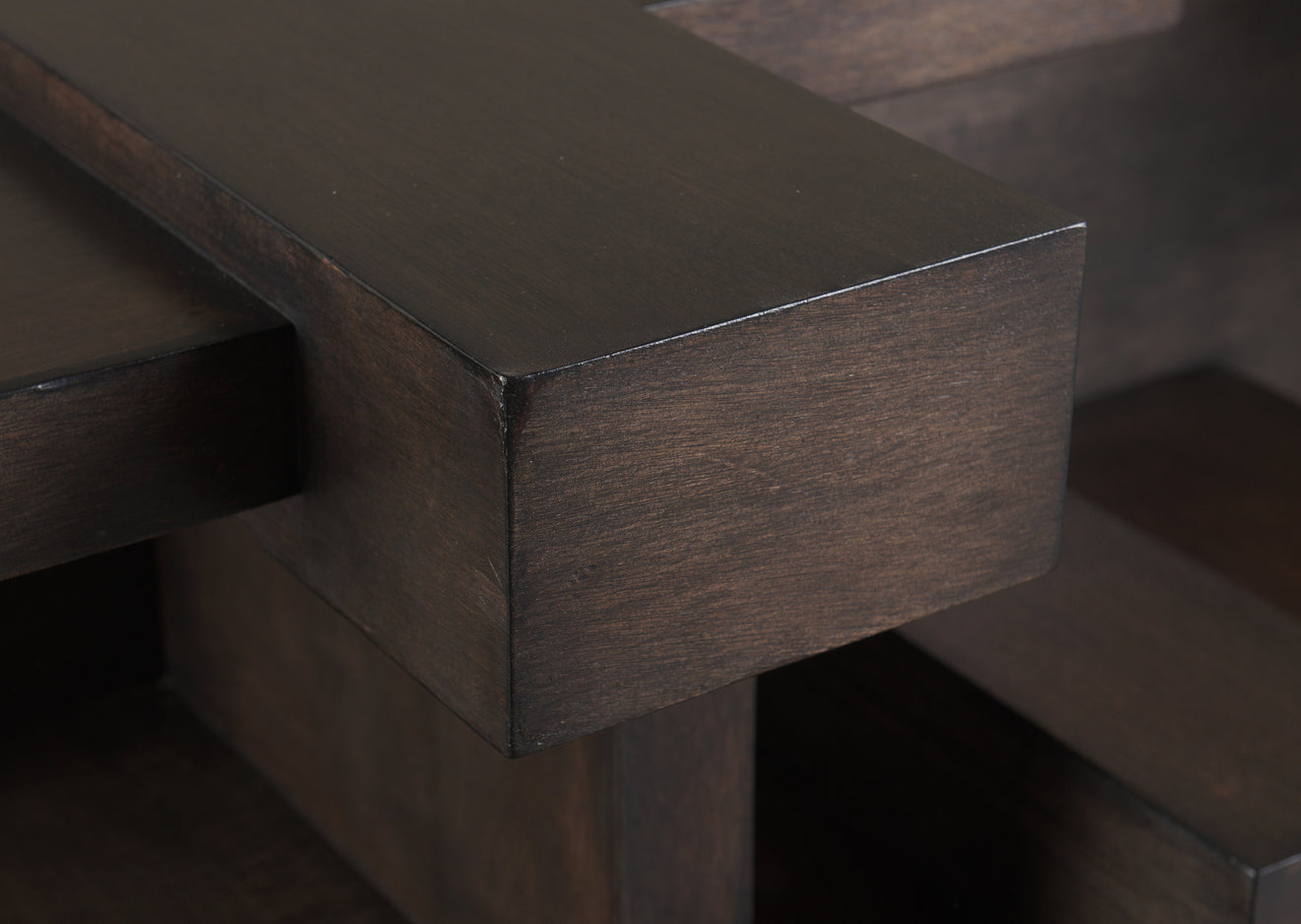 MANHATTAN TABLE  BY RODERICK VOS