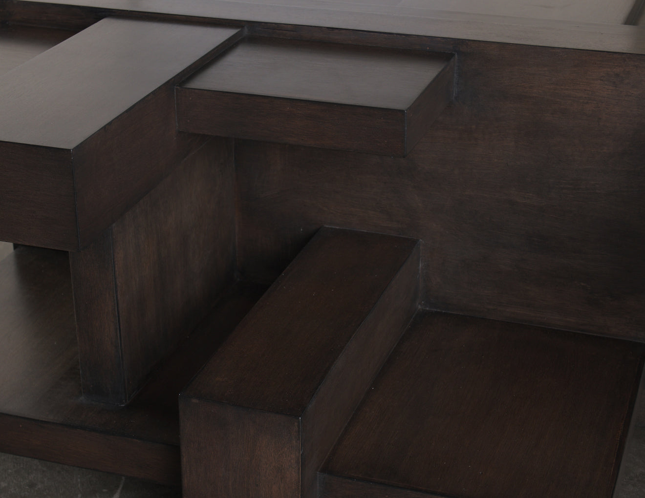 MANHATTAN TABLE  BY RODERICK VOS