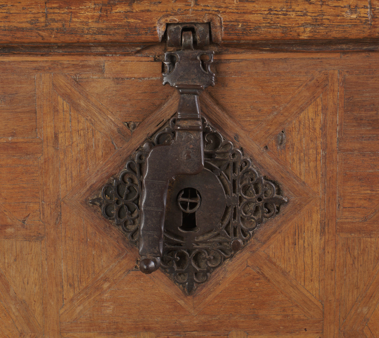 MARKETRY TRUNK WITH ORIGINAL HARDWARE, 18TH C, MX
