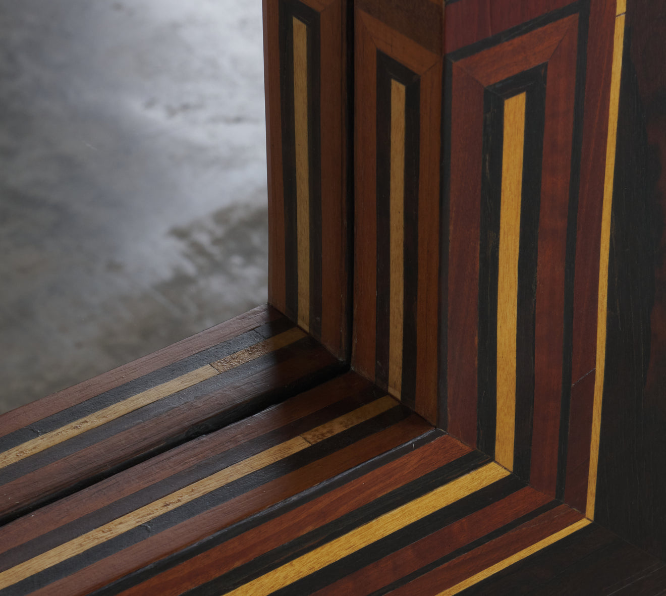 MARQUETRY MIRROR BY ERNESTO VELAZQUEZ