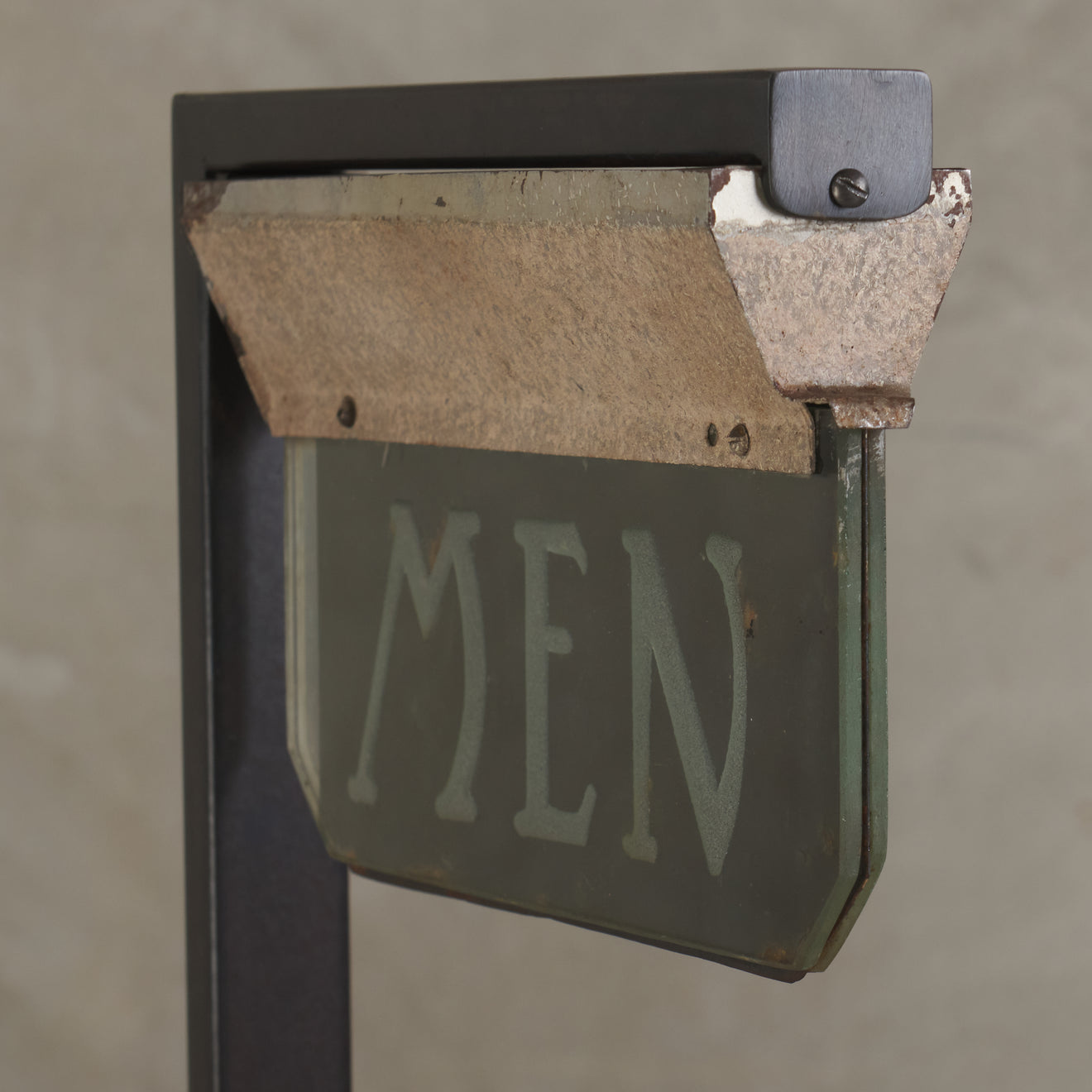 'MEN' DECO TABLE LAMP