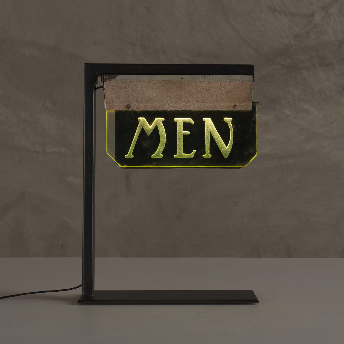 'MEN' DECO TABLE LAMP