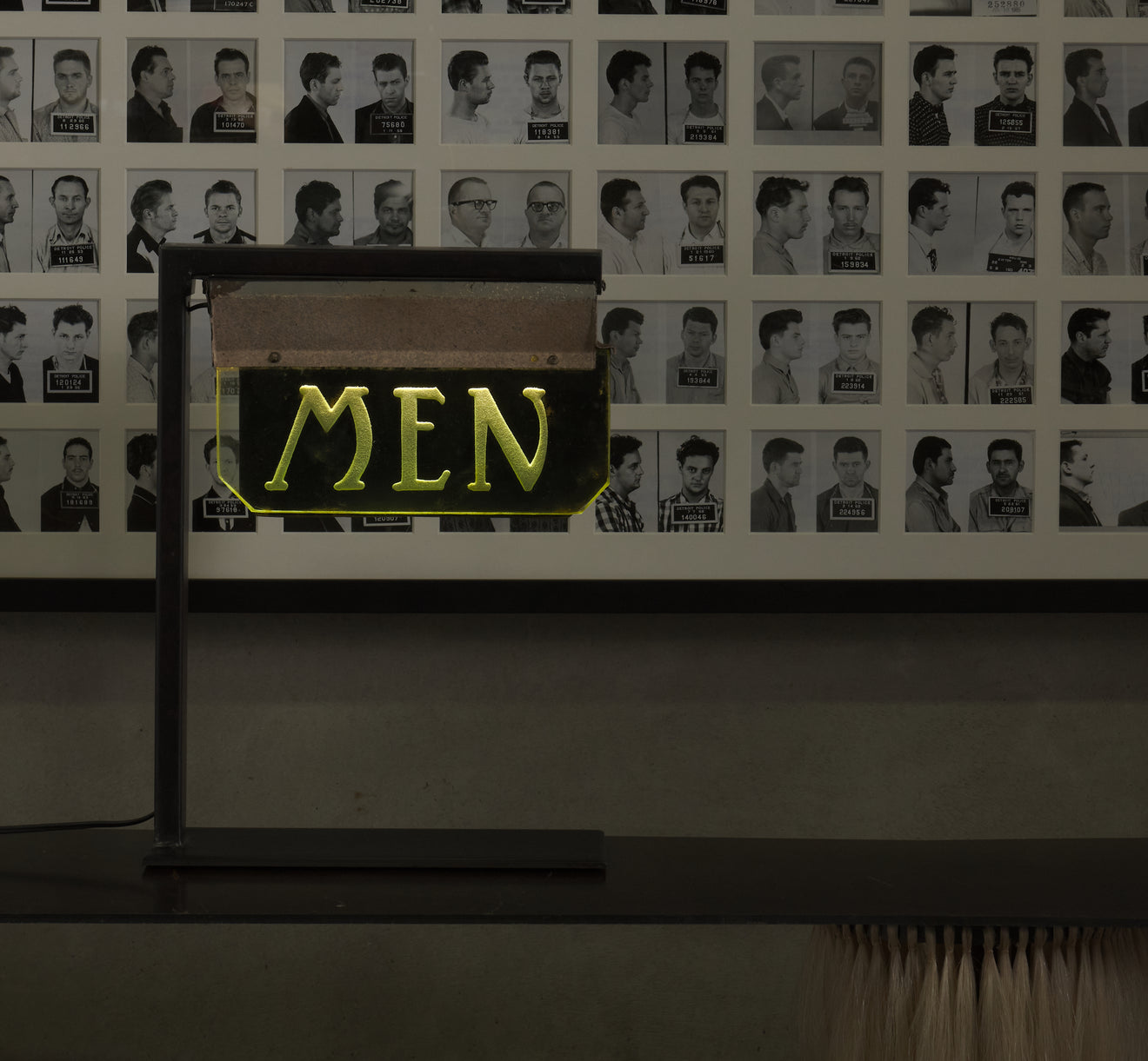 'MEN' DECO TABLE LAMP