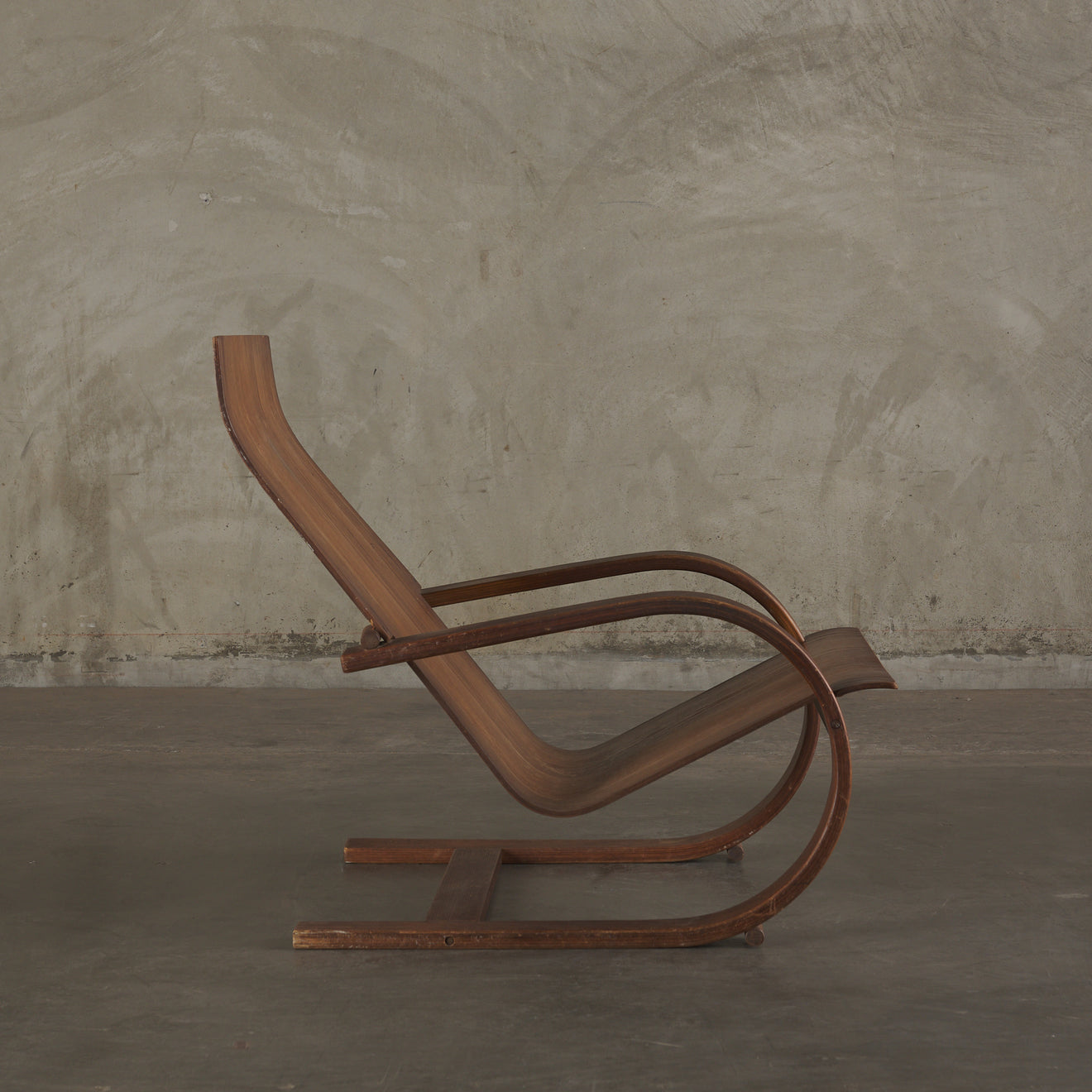 MODERNE BENT PLYWOOD LOUNGE CHAIR