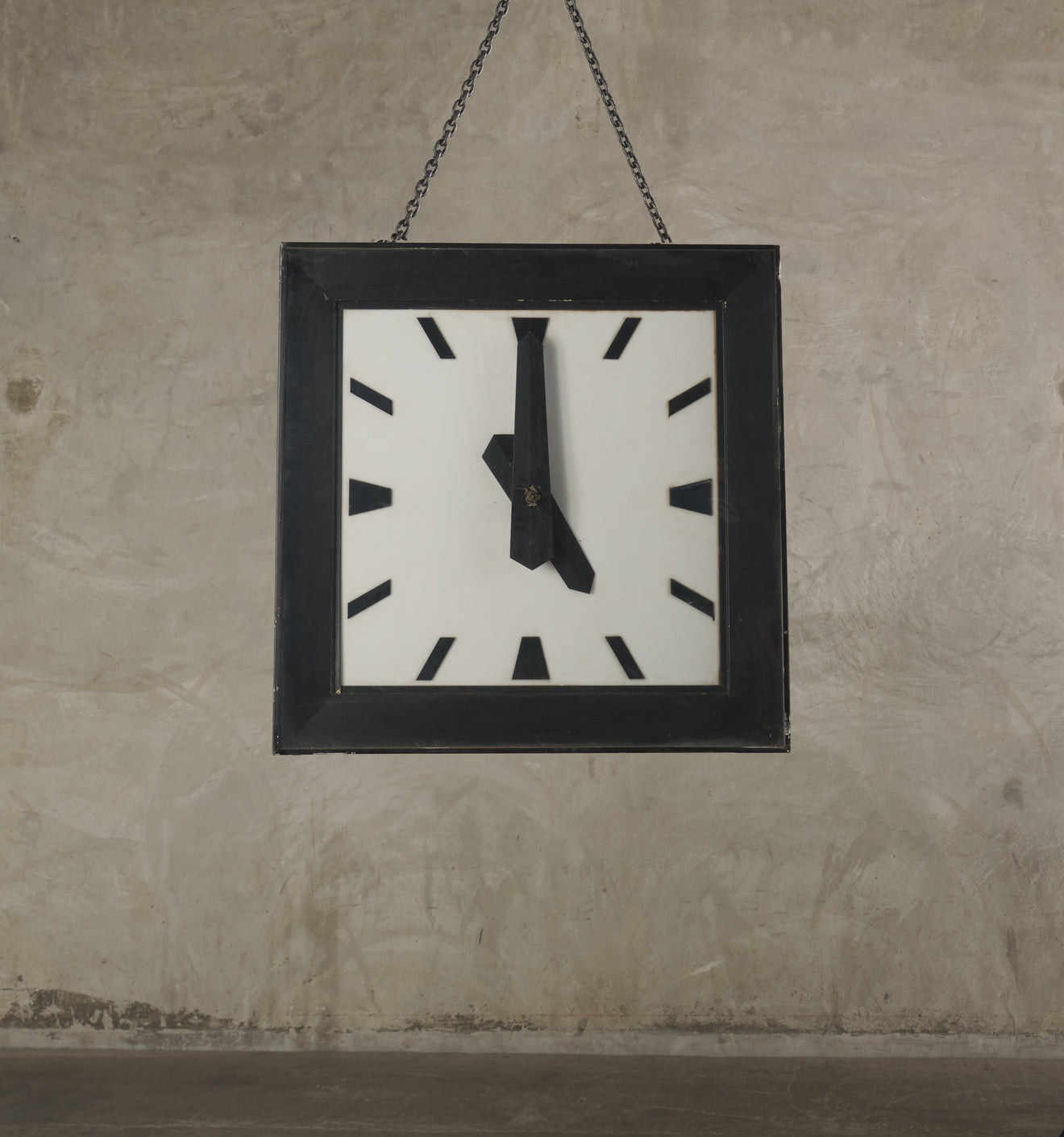 MONUMENTAL TRAIN STATION CLOCK, ESTATE OF DIANE KEETON