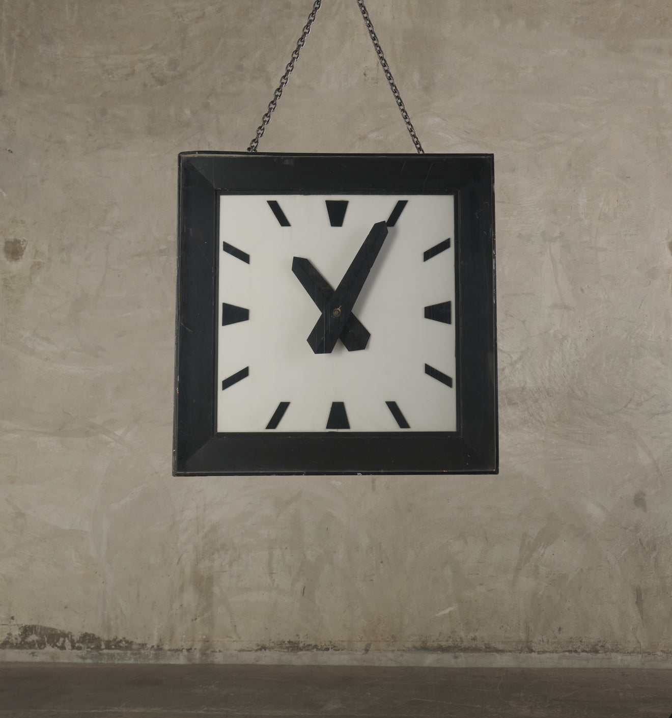MONUMENTAL TRAIN STATION CLOCK, ESTATE OF DIANE KEETON