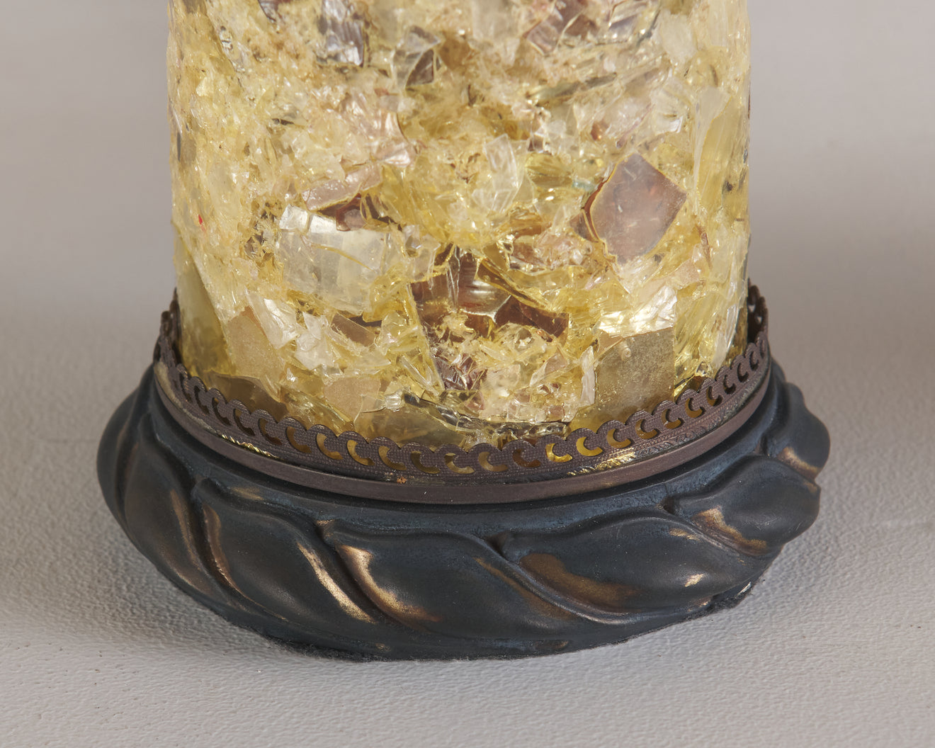 PAIR OF AMBER FRACTAL RESIN TABLE LAMPS, MID 20TH C