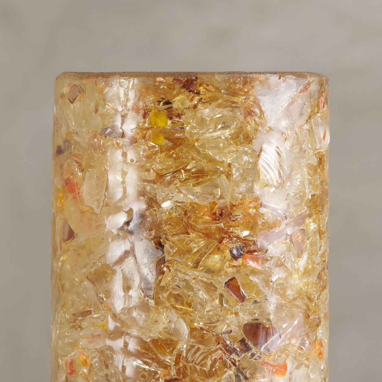 PAIR OF AMBER FRACTAL RESIN TABLE LAMPS, MID 20TH C