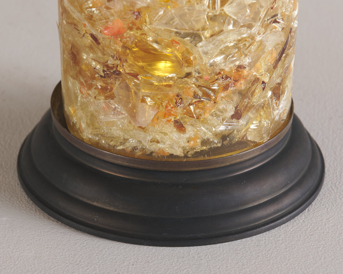 PAIR OF AMBER FRACTAL RESIN TABLE LAMPS, MID 20TH C