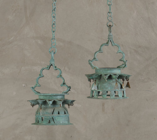 PAIR OF INDIAN BRONZE OIL LAMPS, c1900