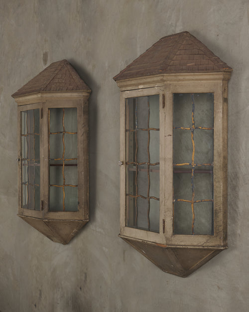 PAIR OF ENGLISH ARCHITECTURAL DISPLAY CABINETS, c1900