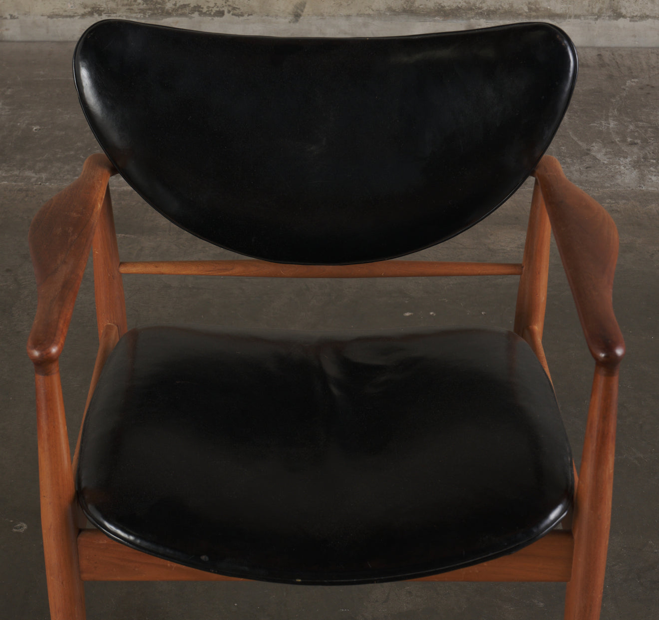 PAIR OF FINN JUHL ARMCHAIRS, MODEL 400 1/2, DENMARK, C1948