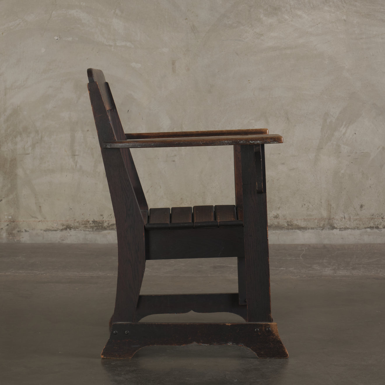 PAIR OF OAK PADDLE ARM CHAIRS, C1900