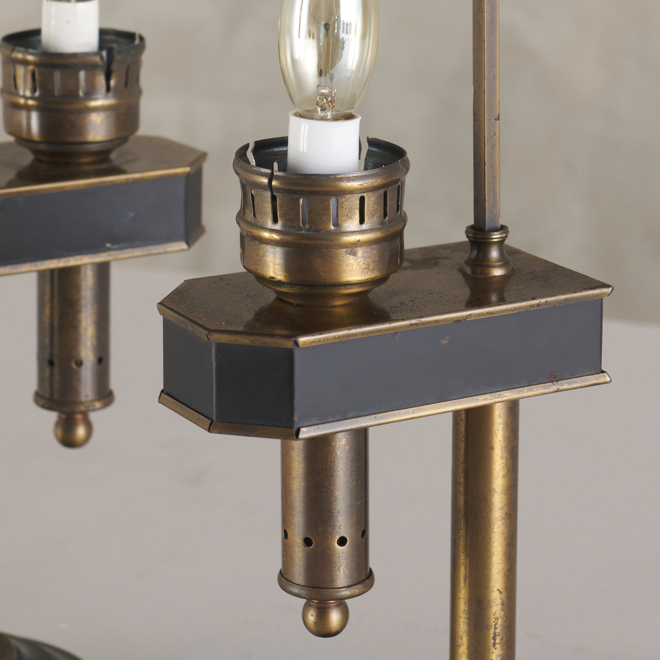 PAIR OF TOLE ADJUSTABLE TABLE LAMPS
