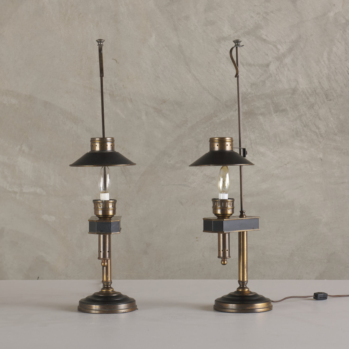 PAIR OF TOLE ADJUSTABLE TABLE LAMPS