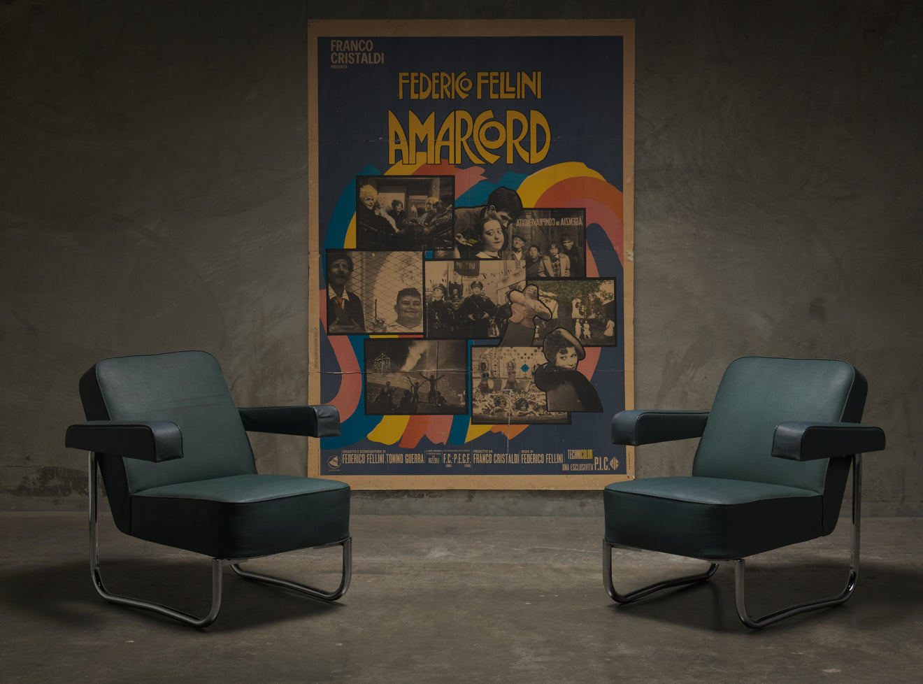 PAIR OF MACHINE AGE LOUNGE CHAIR WITH ORIGINAL UPHOLSTERY, 1930S