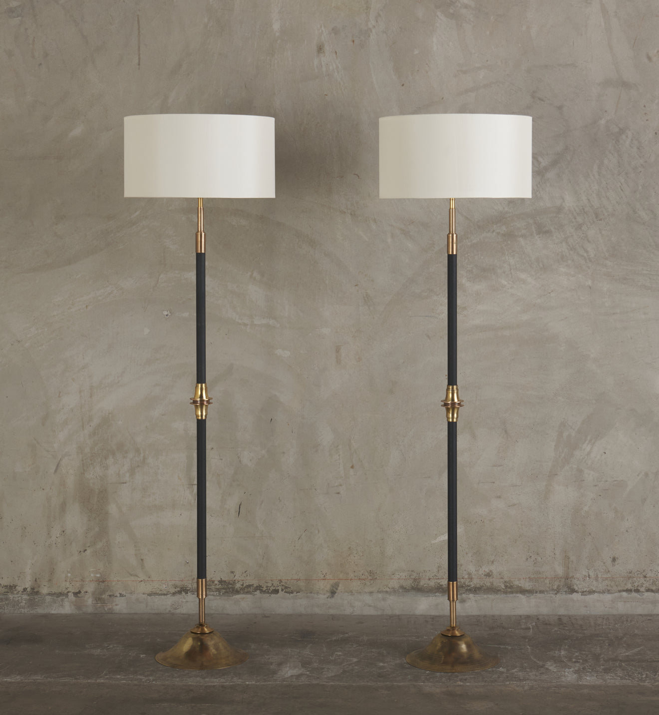 PAIR OF 'SEDENTARY MOVEMENT' FLOOR LAMPS BY GIANNI VALLINO