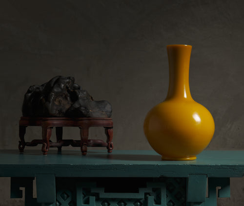 PEKING GLASS VASE