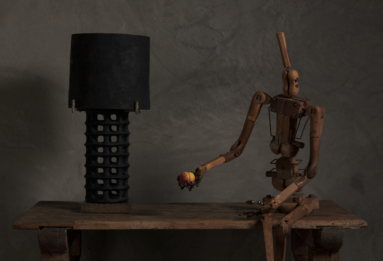 BCW BLACK PRIMAL TABLE LAMP