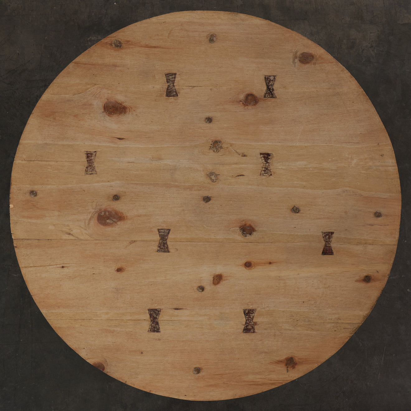 ROUND NURIO TABLE BY MIKE DIAZ