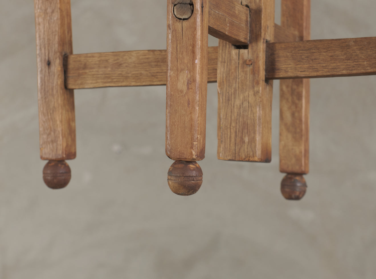 RUSTIC WOOD HANGING CANDELABRA WITH WOOD CARVED CHAIN, C1910