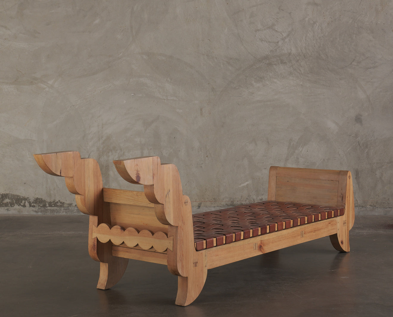 SABAUDIA DAYBED BY MIKE DIAZ