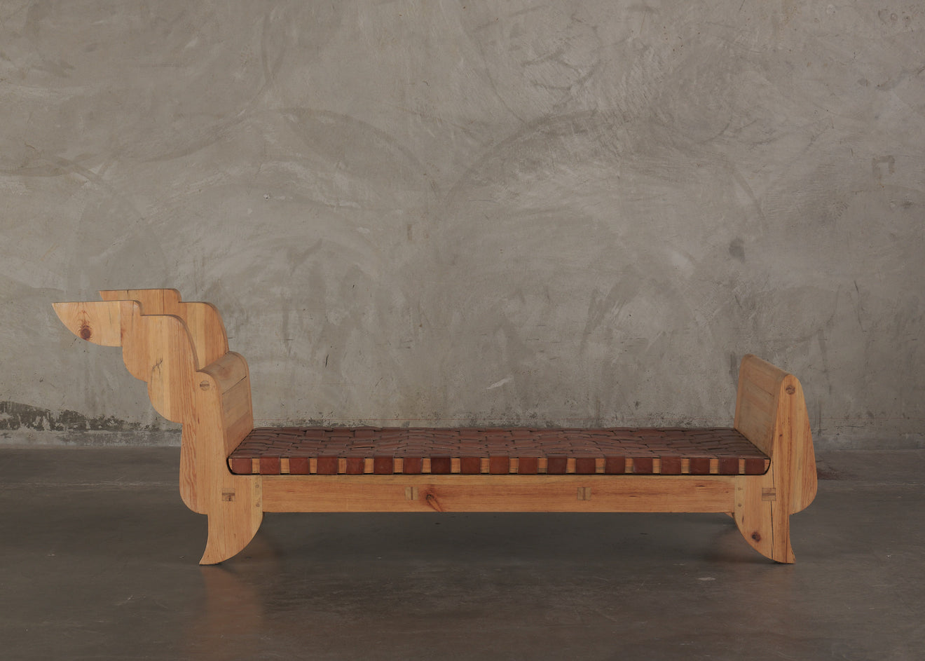 SABAUDIA DAYBED BY MIKE DIAZ