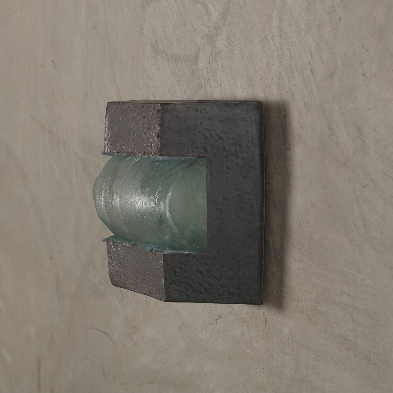 'SACAPEBOX' SCONCE BY EMILLIO GÓMEX RUIZ