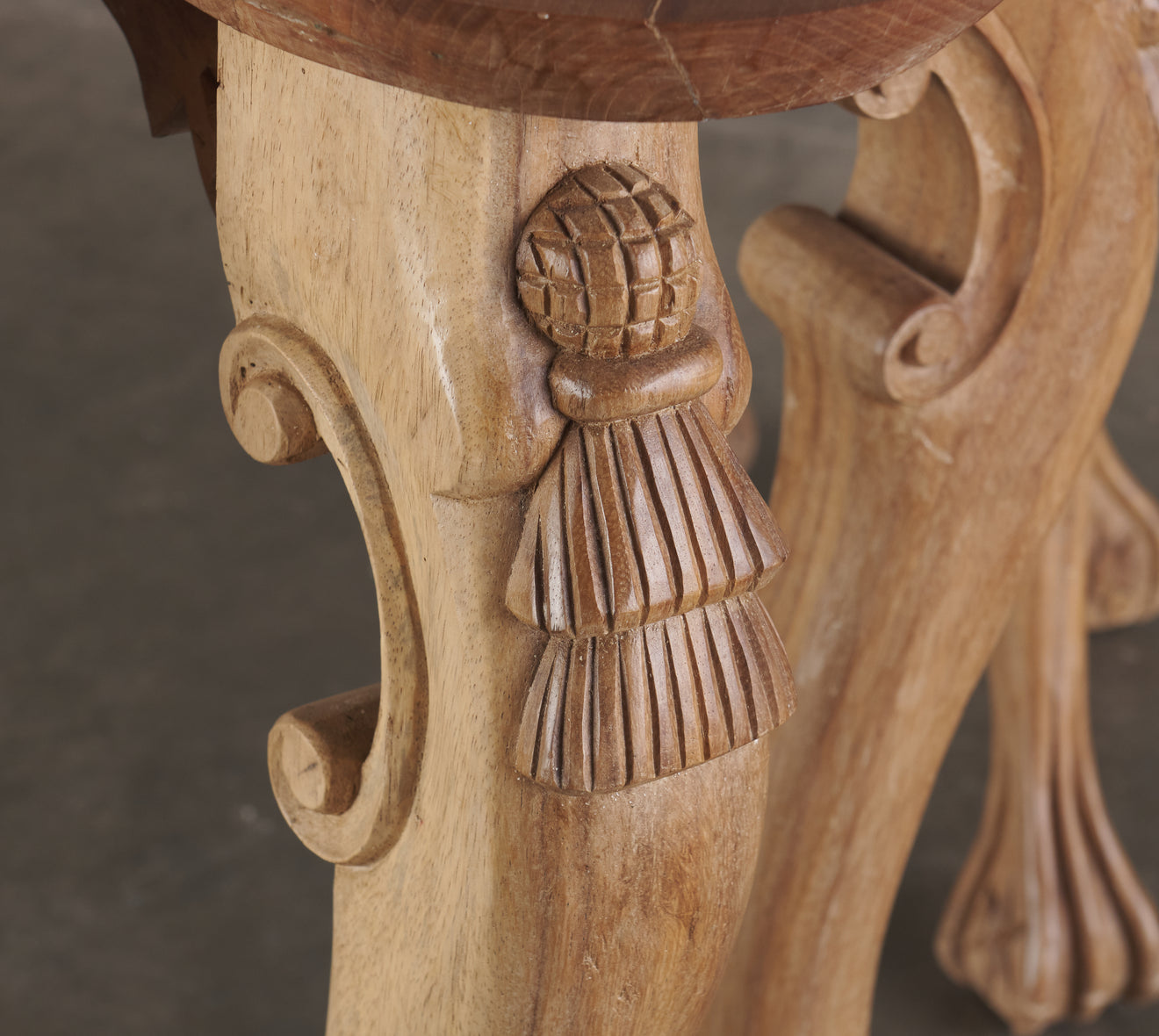SANTAREM CONSOLE BY MIKE DIAZ