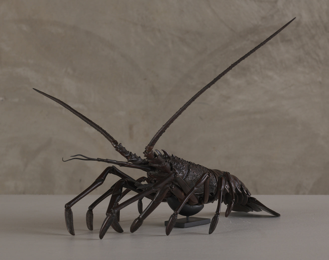 SPECTACULAR AND RARE JAPANESE BRONZE ARTICULATED LOBSTER, 19TH CENTURY (ON STAND)