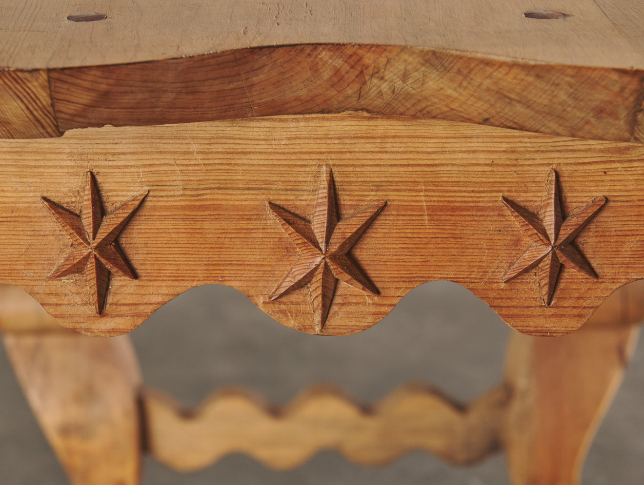 STELLE TABLE BY MIKE DIAZ