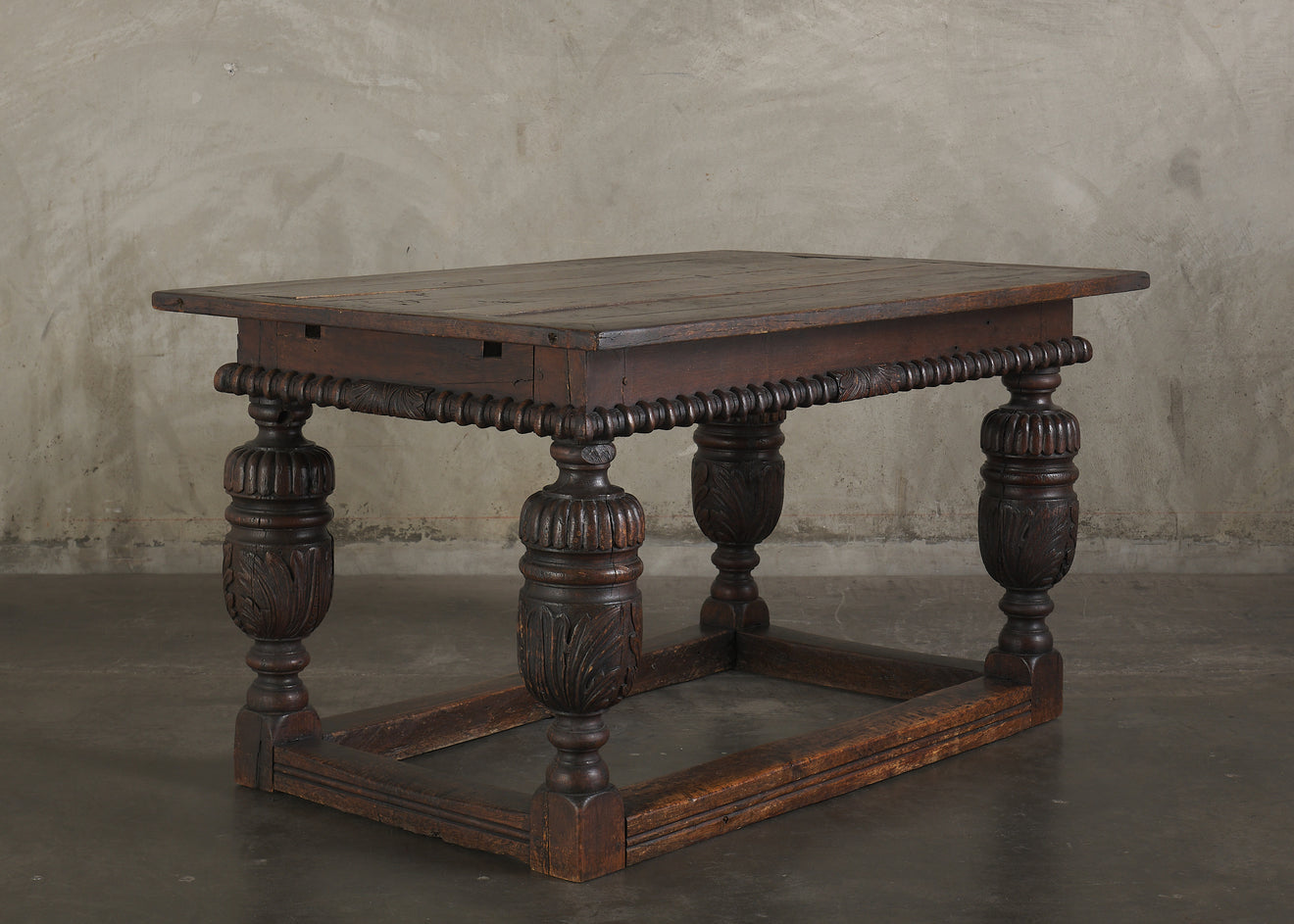 ELIZABETHAN STYLE CENTER TABLE