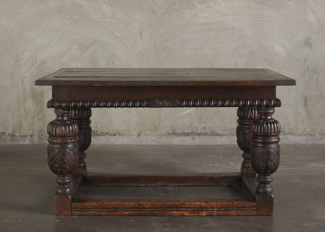 ELIZABETHAN STYLE CENTER TABLE